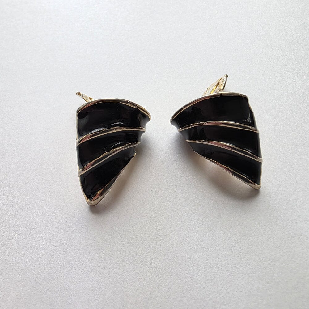 Black Waves Accessories Herbalaria LLC 