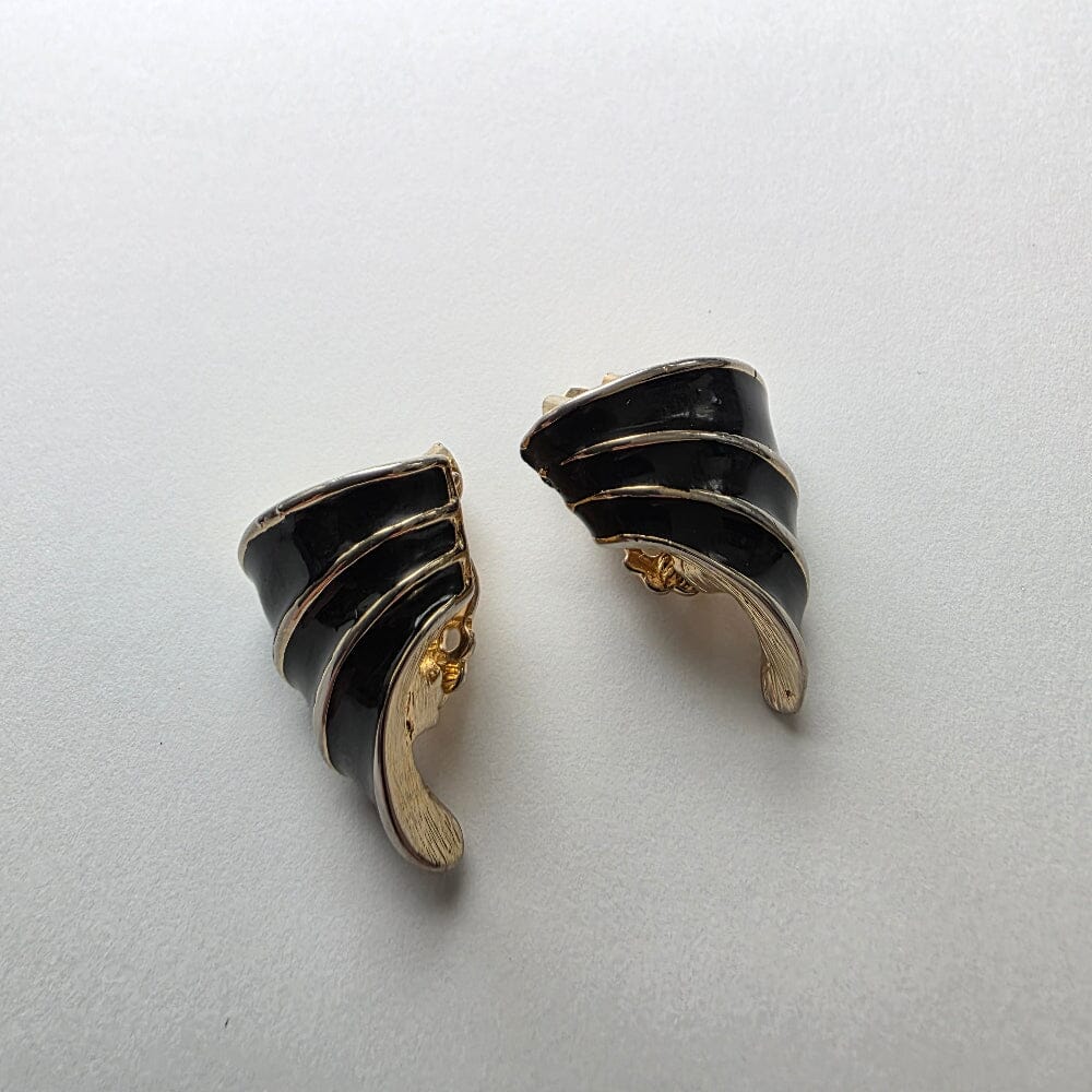 Black Waves Accessories Herbalaria LLC 