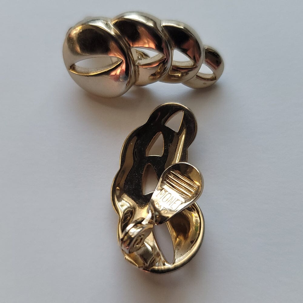 
                  
                    Cat's Eyes Accessories Herbalaria LLC 
                  
                
