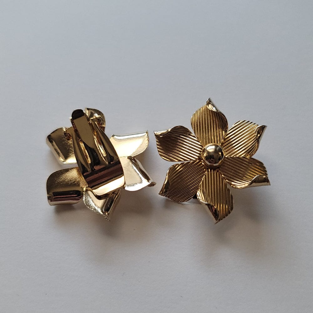 
                  
                    Golden Blossoms Accessories Herbalaria LLC 
                  
                