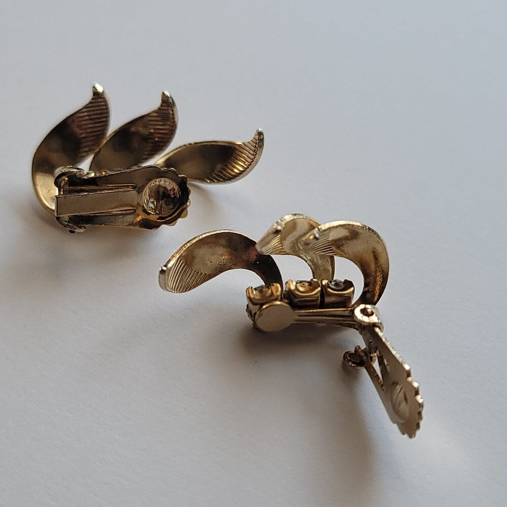 
                  
                    Three Flames and Crystals Accessories Herbalaria LLC 
                  
                